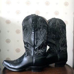 Men’s black leather cowboy boots, size 10 D